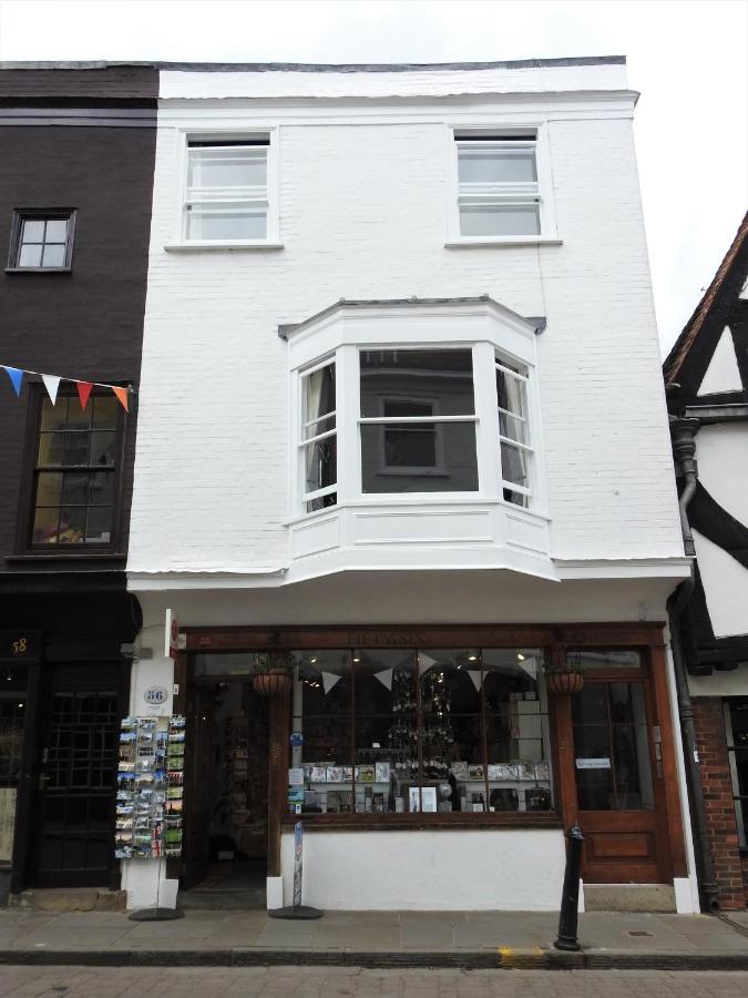 Hideaway Holiday Apartment Salisbury Bagian luar foto