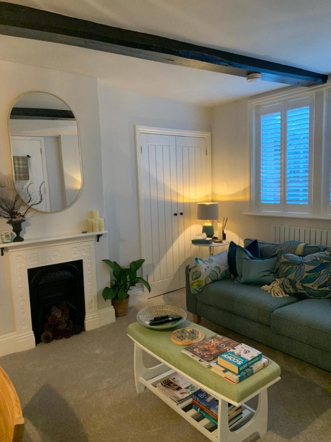 Hideaway Holiday Apartment Salisbury Bagian luar foto